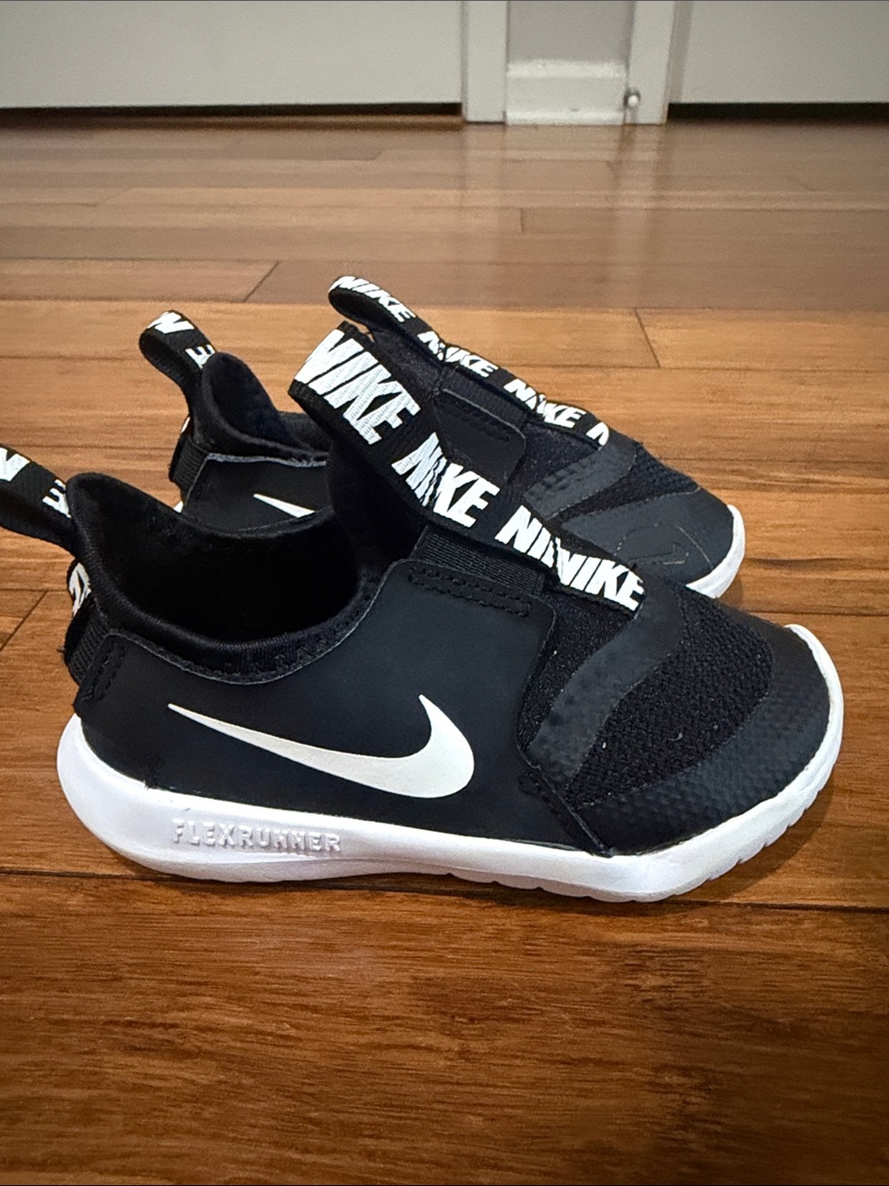Nike Flex Runner toddler slip-on sneakers  7c